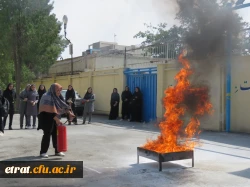 مانور آتش نشانی با حضور مسئول آموزش سازمان آتش نشانی 13
