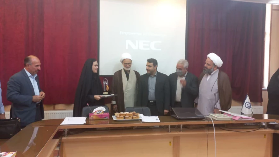 کسب رتبه اول در رشته مقاله نویسی در ششمین جشنواره صحیفه سجادیه دانشگاهیان کشور دانشجومعلم مرکز عترت، سرکار خانم *نفیسه عباسی* 2