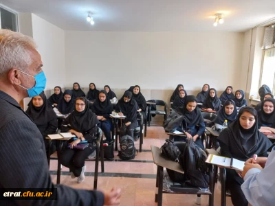 بازدید سرپرست مرکز به همراه معاون هماهنگی از روند برگزاری کلاسهای آموزشی در ترم تابستان