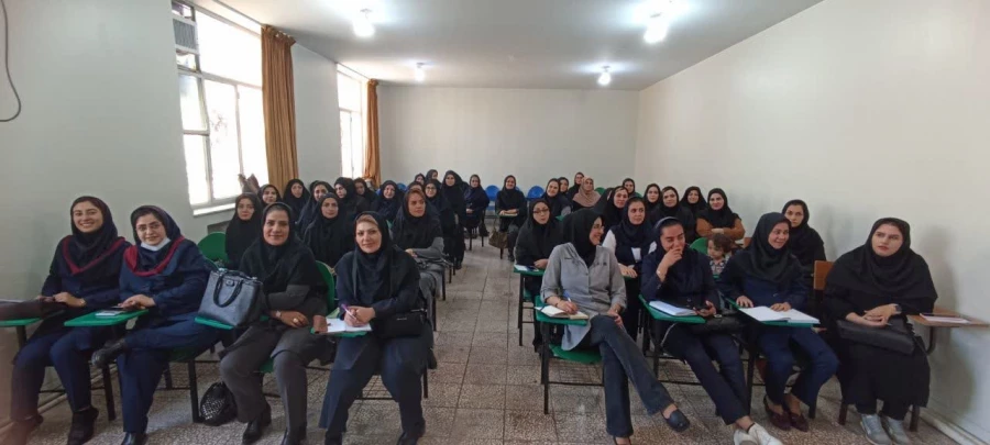 برگزاری اولین پودمان دوره های توانمند سازی معلمان آموزش ابتدایی 5