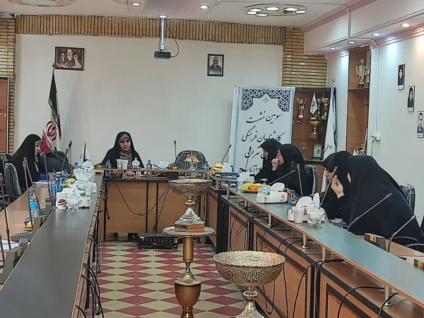 نشست و گفت وگوی کارشناسان فرهنگی استان با دبیران و اعضای انجمن علمی،کانون ها و تشکل های مرکز عترت
 2