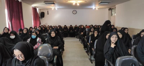 برگزاری کارگاه آموزشی: برقراری ارتباط موثر در راستای برنامه ازدواج سالم و پایدار در مرکز عترت 5