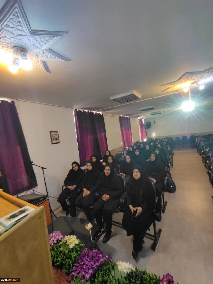 
بازدید دانشجو معلمان مرکز عترت از موزه عبرت 2