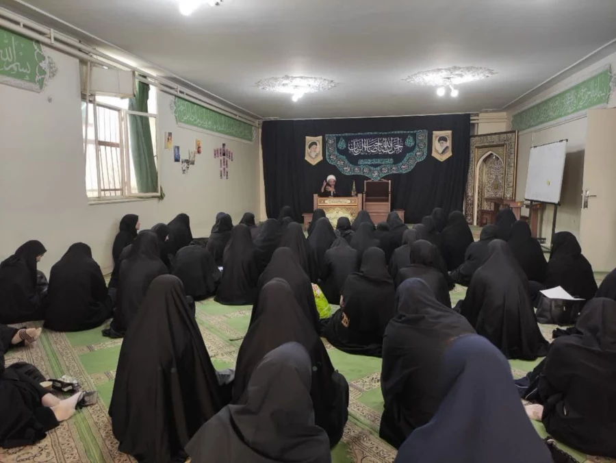 برگزاری کارگاه آموزشی تدبر در قرآن به مناسبت هفته ی قرآن و عترت 3