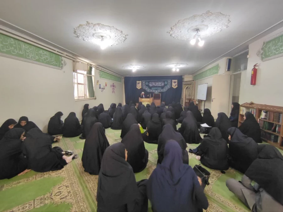 برگزاری کارگاه آموزشی تدبر در قرآن به مناسبت هفته ی قرآن و عترت 4