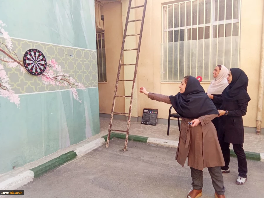 به مناسبت هفته تربیت بدنی، مسابقه دارت ویژه اساتید روز چهارشنبه مورخ ۱۴۰۲/۰۸/۲۴ در مرکز عترت برگزار گردید.
 2