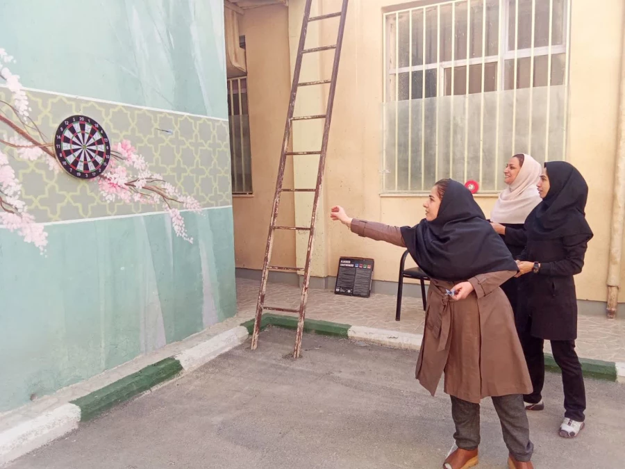 به مناسبت هفته تربیت بدنی، مسابقه دارت ویژه اساتید روز چهارشنبه مورخ ۱۴۰۲/۰۸/۲۴ در مرکز عترت برگزار گردید.
 3