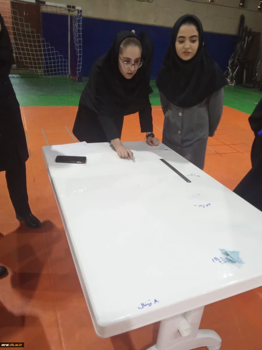 آشننایی با مهارت اوریگامی و ایجاد نشاط وشادبی در بین دانشجو معلمان 2