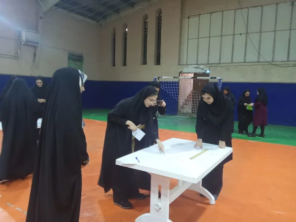 آشننایی با مهارت اوریگامی و ایجاد نشاط وشادبی در بین دانشجو معلمان 5