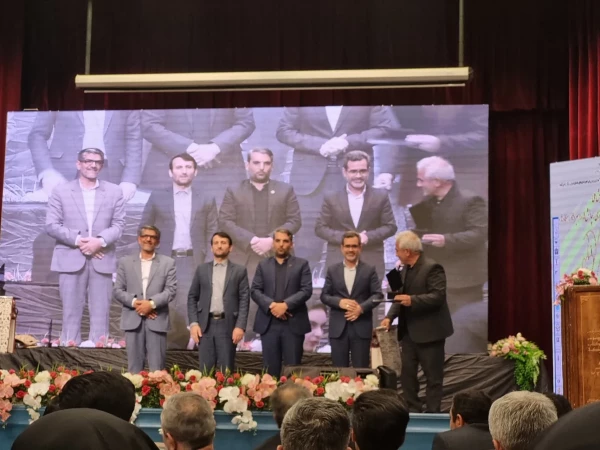 حضور پر افتخار دانش آموختگان مرکز عترت در اولین همایش ملی آموزش و پرورش؛ ارتقای بهره وری، چالش ها، راهبردها و راهکارها 2