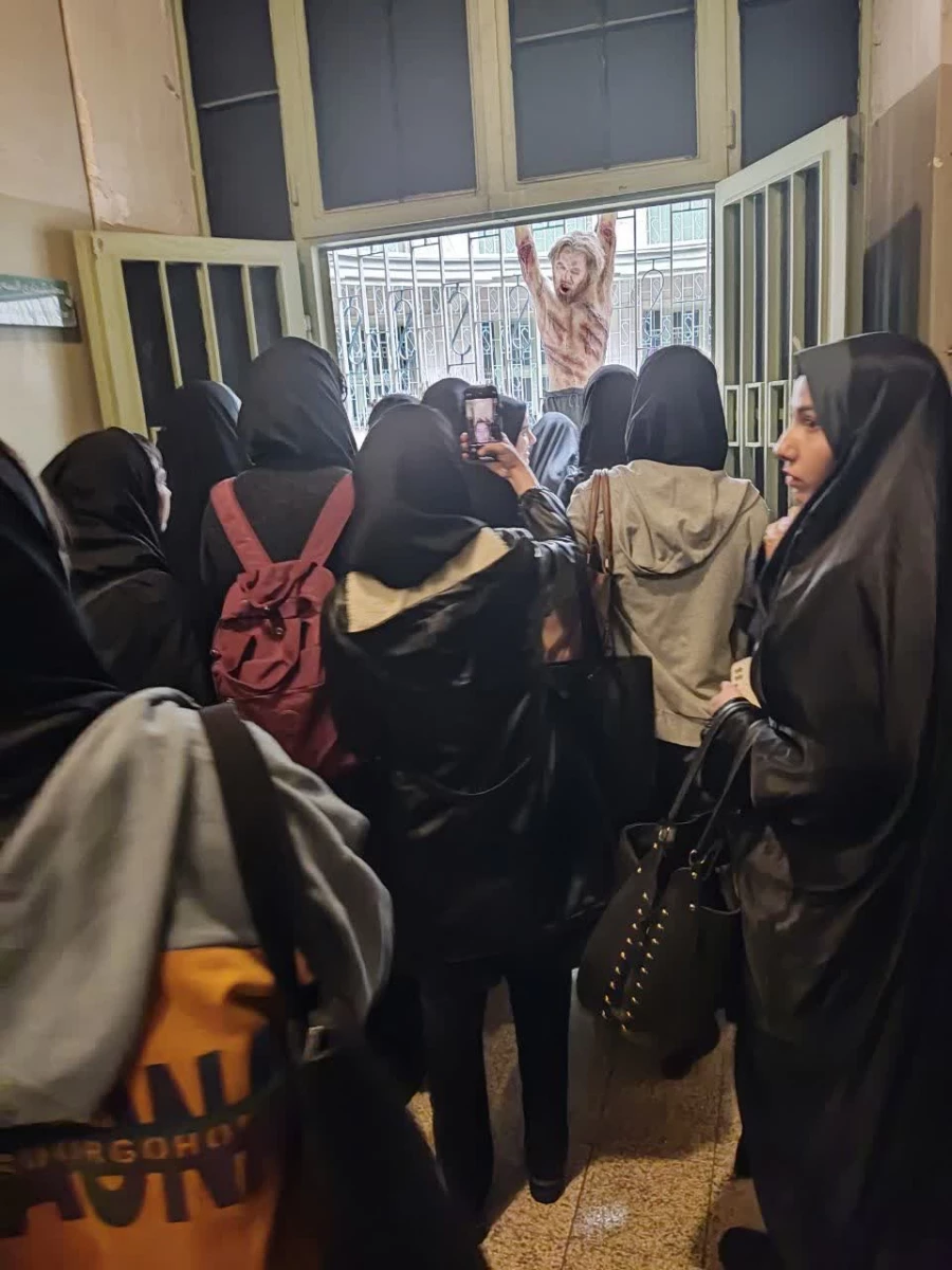 بازدید دانشجو معلمان مرکز عترت از موزه عبرت 10