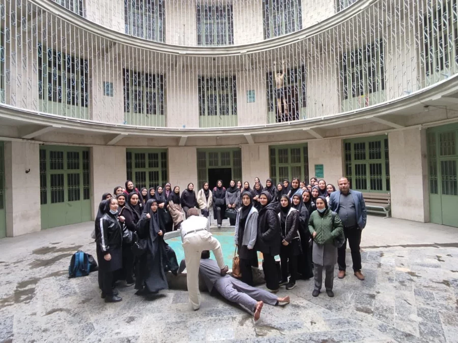 بازدید دانشجو معلمان مرکز عترت از موزه عبرت 11