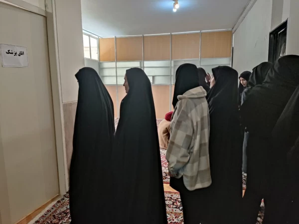 برگزاری طرح غربالگری و مبارزه با پدیکلوزیس در مرکز عترت 5