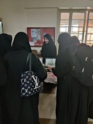 درخشش غرفه صنایع دستی مرکز عترت در دوره توانمند سازی دست اندرکاران نشریات دانشجویی در مرکز شهید باهنر 5