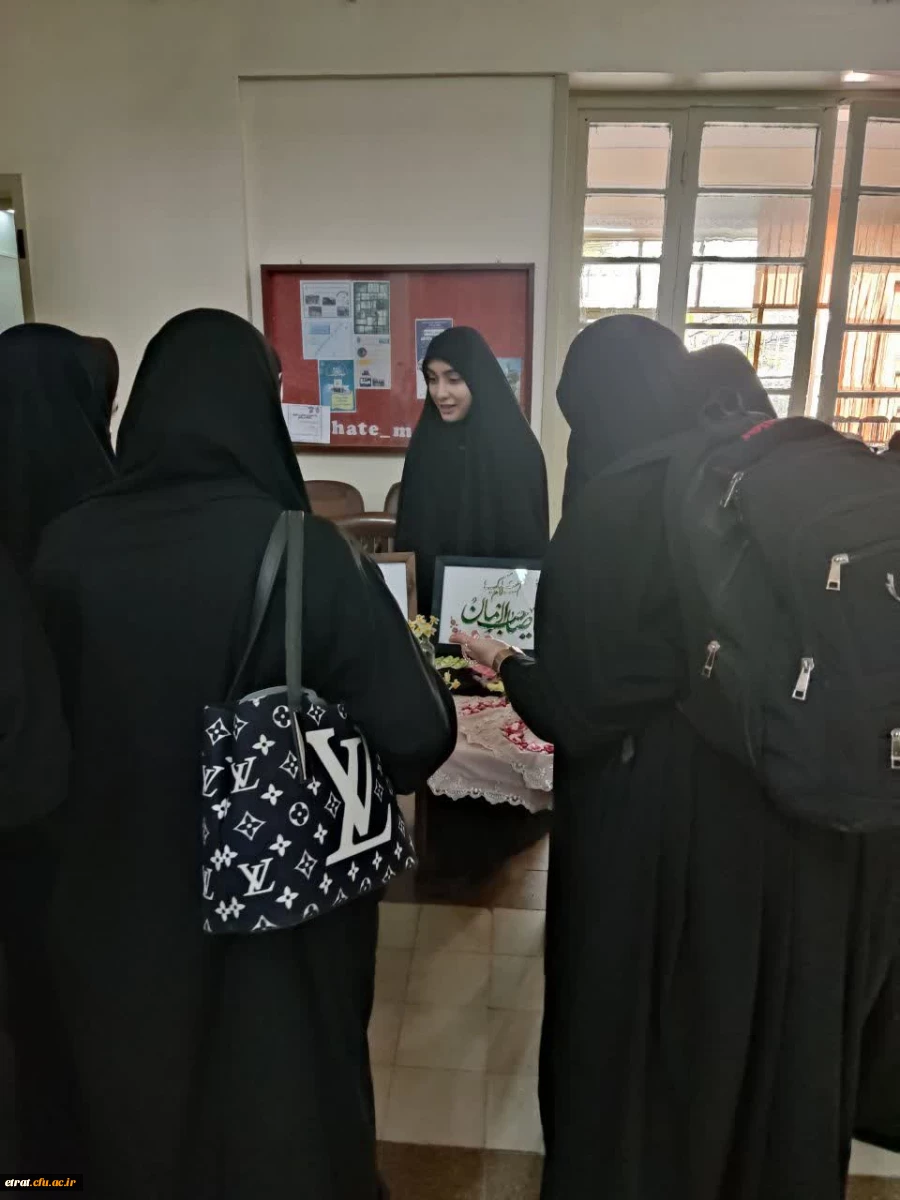 درخشش غرفه صنایع دستی مرکز عترت در دوره توانمند سازی دست اندرکاران نشریات دانشجویی در مرکز شهید باهنر 5