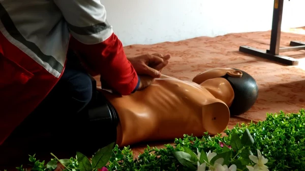 برگزاری کارگاه احیای قلبی _ریوی و انسداد راه هوایی هلال احمر  2