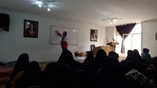 برگزاری کارگاه احیای قلبی _ریوی و انسداد راه هوایی هلال احمر  4