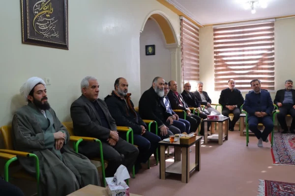 حضور اساتید و کارکنان مرکز عترت در دفتر امام جمعه شهرستان اسلامشهر
 2