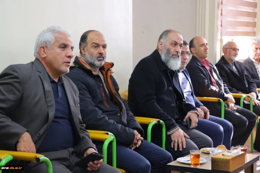 حضور اساتید و کارکنان مرکز عترت در دفتر امام جمعه شهرستان اسلامشهر
 2