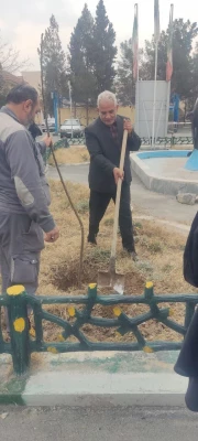 برگزاری روز درختکاری و کاشت نهال در محوطه فضای سبز