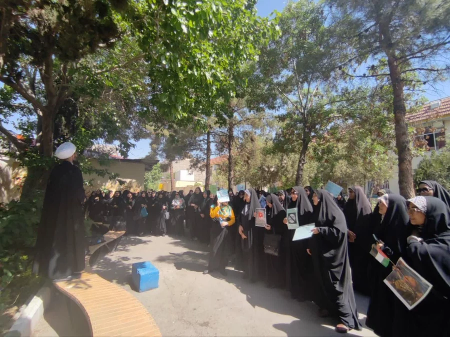 تجمع و اعلام همبستگی اساتید،کارکنان و دانشجو معلمان مرکز آموزش عالی عترت در حمایت از دانشگاهیان حامی مردم بی گناه غزه  4