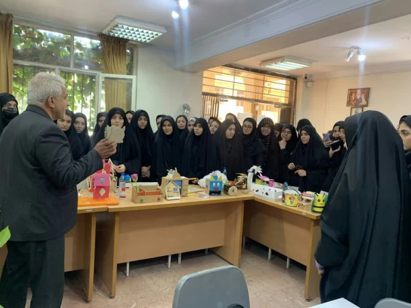 برگزاری نمایشگاه دست سازه های کلاس پرورش خلاقیت (رشته امور تربیتی)
 2