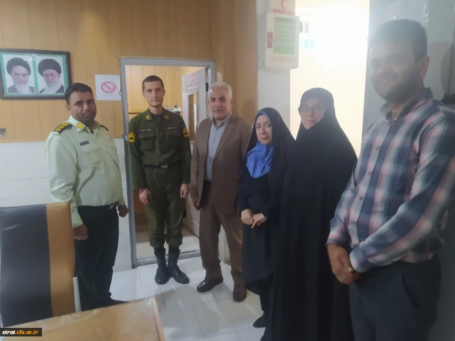 حضور رئیس و کارمندان مرکز عترت به مناسبت روز نیروی انتظامی در کلانتری واوان 
 2