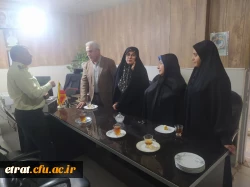 حضور رئیس و کارمندان مرکز عترت به مناسبت روز نیروی انتظامی در کلانتری واوان 
 2