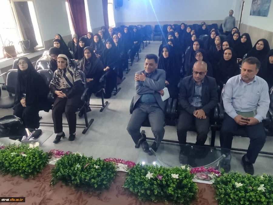 نشست صمیمانه رئیس مدیریت امور پردیس های استان تهران با  اساتید،کارکنان و دانشجویان مرکز عترت 4