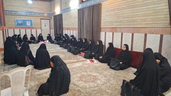 حضور دانشجو معلمان مرکز عترت روز مبارزه با استکبار جهانی در حرم شهدای گمنام  4